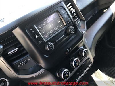 2022 RAM 5500 Tradesman  Diesel Flatbed 4x4! **CARFAX 1 OWNER** - Photo 14 - Tucson, AZ 85705