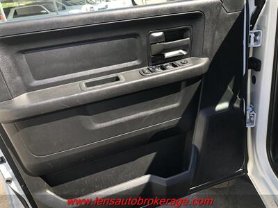2022 RAM 5500 Tradesman  Diesel Flatbed 4x4! **CARFAX 1 OWNER** - Photo 9 - Tucson, AZ 85705