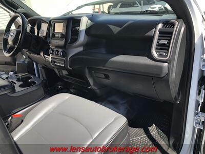 2022 RAM 5500 Tradesman  Diesel Flatbed 4x4! **CARFAX 1 OWNER** - Photo 21 - Tucson, AZ 85705