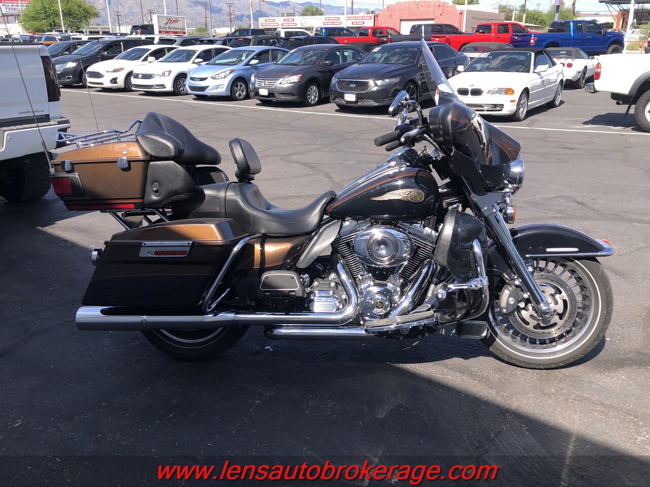 2013 Harley-Davidson Electra Glide 110TH ANNIVERSARY  **SCREEMING DEAL @ $9995!! - Photo 1 - Tucson, AZ 85705