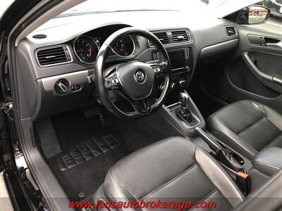 2017 Volkswagen Jetta 1.4T SE  *Nice Driving Little Sedan! - Photo 9 - Tucson, AZ 85705