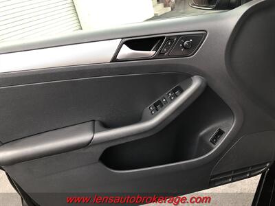 2017 Volkswagen Jetta 1.4T SE  *Nice Driving Little Sedan! - Photo 8 - Tucson, AZ 85705