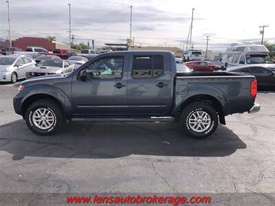 2014 Nissan Frontier SV  *NIce 4x4 Crew Cab W/Manual Trans! - Photo 5 - Tucson, AZ 85705
