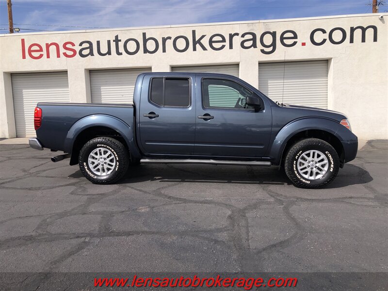 2014 Nissan Frontier SV  *NIce Carfax 1 Owner 4x4 Crew Cab W/Manual Trans!