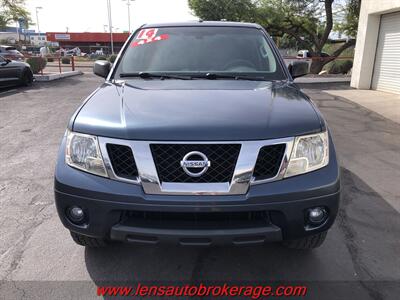2014 Nissan Frontier SV  *NIce 4x4 Crew Cab W/Manual Trans! - Photo 3 - Tucson, AZ 85705