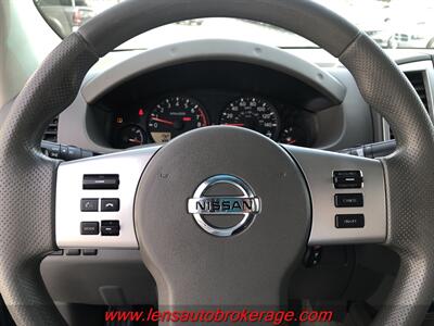 2014 Nissan Frontier SV  *NIce 4x4 Crew Cab W/Manual Trans! - Photo 13 - Tucson, AZ 85705