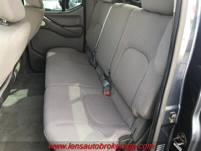2014 Nissan Frontier SV  *NIce 4x4 Crew Cab W/Manual Trans! - Photo 18 - Tucson, AZ 85705