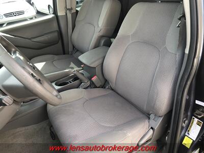 2014 Nissan Frontier SV  *NIce 4x4 Crew Cab W/Manual Trans! - Photo 12 - Tucson, AZ 85705