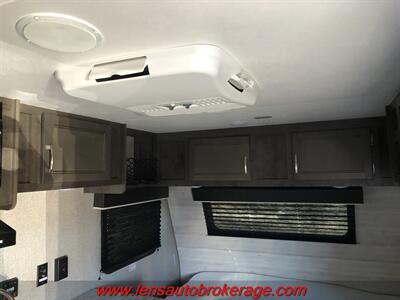 2021 Jayco Jay Flight SLX 145RB  *USED 1 TIME!! - Photo 12 - Tucson, AZ 85705