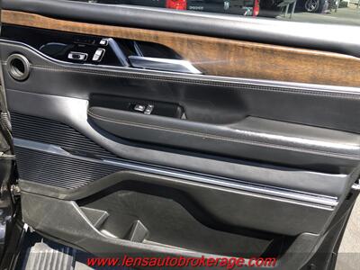 2022 Jeep Grand Wagoneer Series I  *Loaded To The Max! 6.4L HEMI Equipped! - Photo 22 - Tucson, AZ 85705