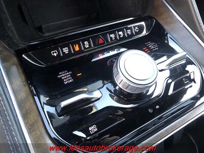 2022 Jeep Grand Wagoneer Series I  *Loaded To The Max! 6.4L HEMI Equipped! - Photo 13 - Tucson, AZ 85705