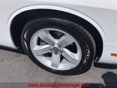 2013 Dodge Challenger SXT   - Photo 22 - Tucson, AZ 85705