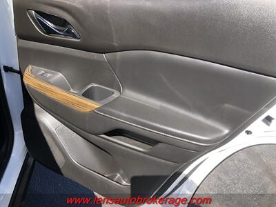 2021 GMC Acadia SLE  *Nice, 3rd Row Equipped! - Photo 19 - Tucson, AZ 85705