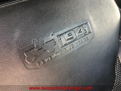 2016 Jeep Wrangler Unlimited Sahara 75th Anniversary  **CARFAX 1 OWNER! - Photo 24 - Tucson, AZ 85705