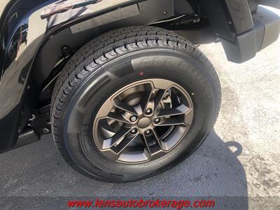 2016 Jeep Wrangler Unlimited Sahara 75th Anniversary  **CARFAX 1 OWNER! - Photo 25 - Tucson, AZ 85705
