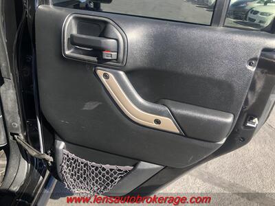 2016 Jeep Wrangler Unlimited Sahara 75th Anniversary  **CARFAX 1 OWNER! - Photo 19 - Tucson, AZ 85705