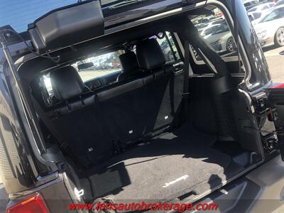 2016 Jeep Wrangler Unlimited Sahara 75th Anniversary  **CARFAX 1 OWNER! - Photo 18 - Tucson, AZ 85705