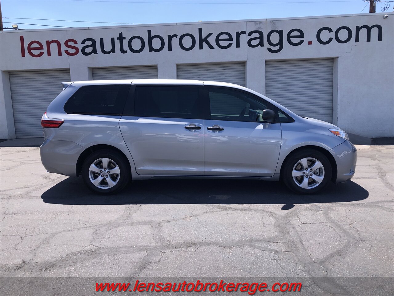 2016 Toyota Sienna L 7-Passenger  *Nice Low Mileage Sienna! - Photo 1 - Tucson, AZ 85705
