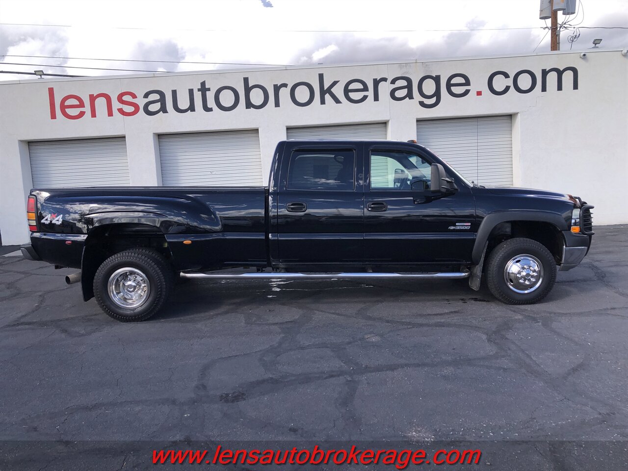2002 Chevrolet Silverado 3500 LT  *Carfax 1 Owner, 4x4 Dually Duramax Crew! *LOTS OF TRUCK!! - Photo 1 - Tucson, AZ 85705
