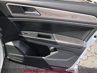 2020 Volkswagen Atlas Cross Sport SE  *53k MILE CARFAX 1 OWNER!* - Photo 22 - Tucson, AZ 85705