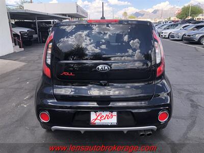 2018 Kia Soul !  **CARFAX 1 OWNER** - Photo 7 - Tucson, AZ 85705