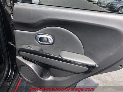 2018 Kia Soul !  **CARFAX 1 OWNER** - Photo 18 - Tucson, AZ 85705