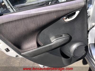 2013 Honda Fit Sport  *Ready To Save You Fuel! - Photo 17 - Tucson, AZ 85705