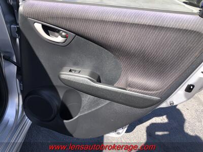 2013 Honda Fit Sport  *Ready To Save You Fuel! - Photo 20 - Tucson, AZ 85705