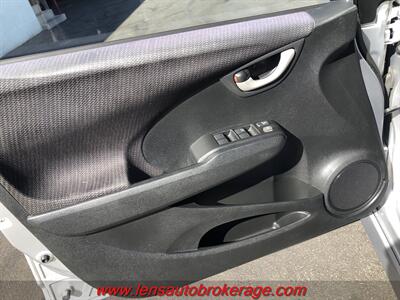 2013 Honda Fit Sport  *Ready To Save You Fuel! - Photo 10 - Tucson, AZ 85705