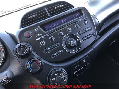 2013 Honda Fit Sport  *Ready To Save You Fuel! - Photo 15 - Tucson, AZ 85705