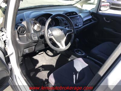 2013 Honda Fit Sport  *Ready To Save You Fuel! - Photo 11 - Tucson, AZ 85705