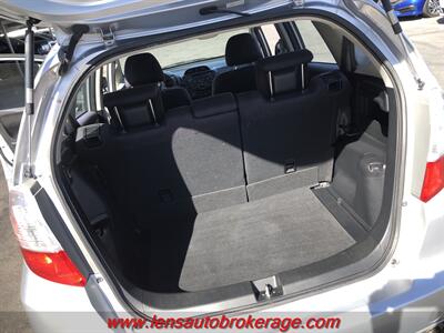 2013 Honda Fit Sport  *Ready To Save You Fuel! - Photo 19 - Tucson, AZ 85705