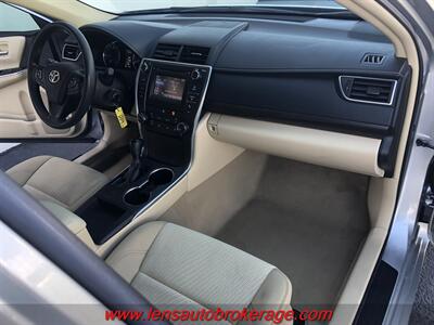 2016 Toyota Camry LE  *ONLY 31k Miles! - Photo 22 - Tucson, AZ 85705