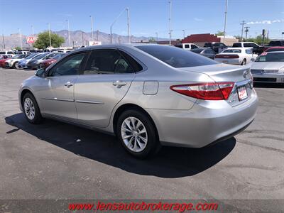 2016 Toyota Camry LE  *ONLY 31k Miles! - Photo 6 - Tucson, AZ 85705