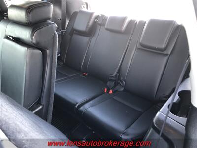 2016 Toyota Highlander XLE  *3rd Row Equipped AWD! - Photo 17 - Tucson, AZ 85705