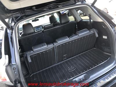 2016 Toyota Highlander XLE  *3rd Row Equipped AWD! - Photo 18 - Tucson, AZ 85705