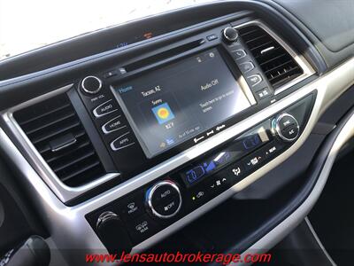 2018 Toyota Highlander XLE  *3rd Row Equipped! - Photo 13 - Tucson, AZ 85705