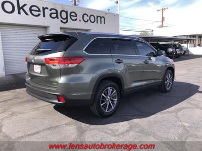 2018 Toyota Highlander XLE  *3rd Row Equipped! - Photo 7 - Tucson, AZ 85705
