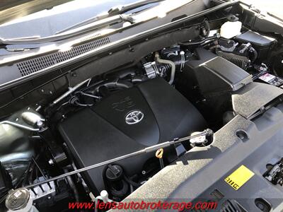 2018 Toyota Highlander XLE  *3rd Row Equipped! - Photo 25 - Tucson, AZ 85705