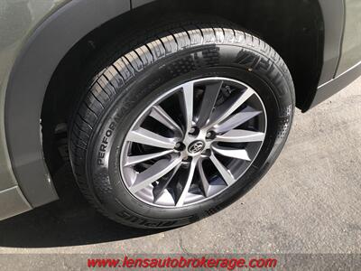 2018 Toyota Highlander XLE  *3rd Row Equipped! - Photo 26 - Tucson, AZ 85705
