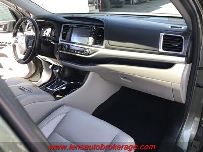 2018 Toyota Highlander XLE  *3rd Row Equipped! - Photo 23 - Tucson, AZ 85705