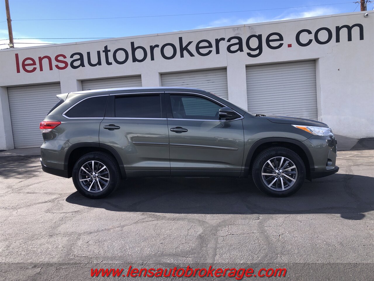 2018 Toyota Highlander XLE  *3rd Row Equipped! - Photo 1 - Tucson, AZ 85705