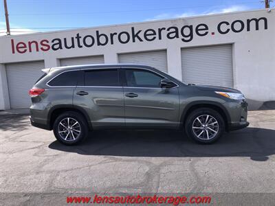 2018 Toyota Highlander XLE  *3rd Row Equipped! SUV