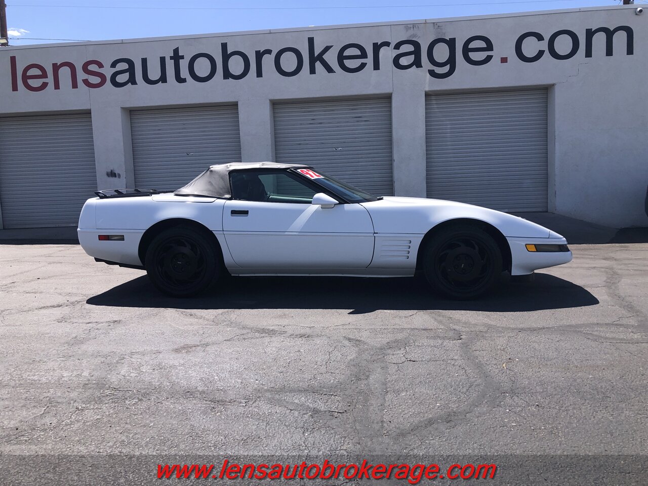 1992 Chevrolet Corvette  *Only 58k Miles On This Cool Convert! - Photo 1 - Tucson, AZ 85705