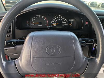 2000 Toyota Tacoma V6  4x4 *Nice Truck! - Photo 12 - Tucson, AZ 85705