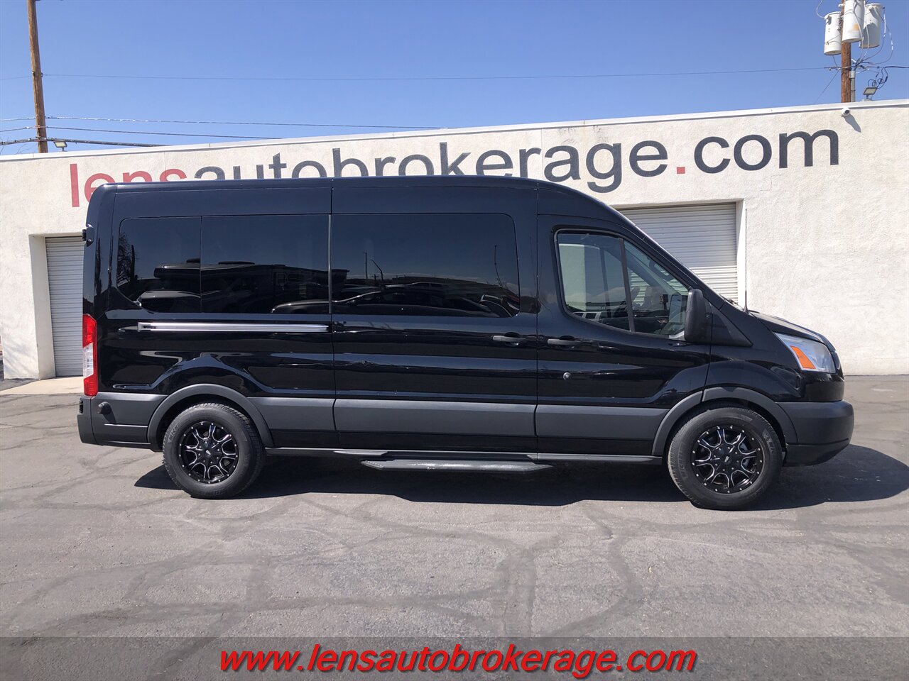 2017 Ford Transit 350 XLT  *Nice 15 Pass Van! - Photo 1 - Tucson, AZ 85705