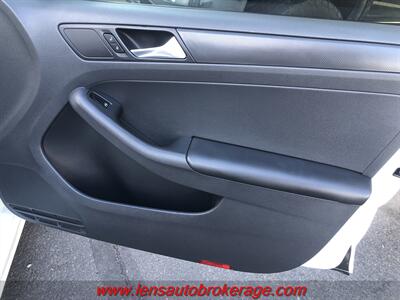 2013 Volkswagen Jetta S  *Nice Little Sedan! - Photo 20 - Tucson, AZ 85705