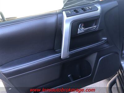 2018 Toyota 4Runner SR5  *Full Icon Suspension, Icon Wheels, Tall Rubber & Carfax 1 Owner! - Photo 11 - Tucson, AZ 85705