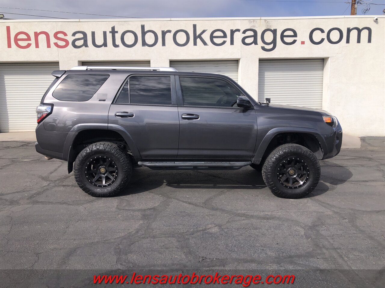 2018 Toyota 4Runner SR5  *Full Icon Suspension! - Photo 1 - Tucson, AZ 85705