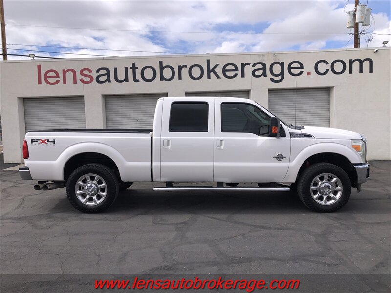 2011 Ford F-250 Super Duty Lariat Crew Cab 4WD